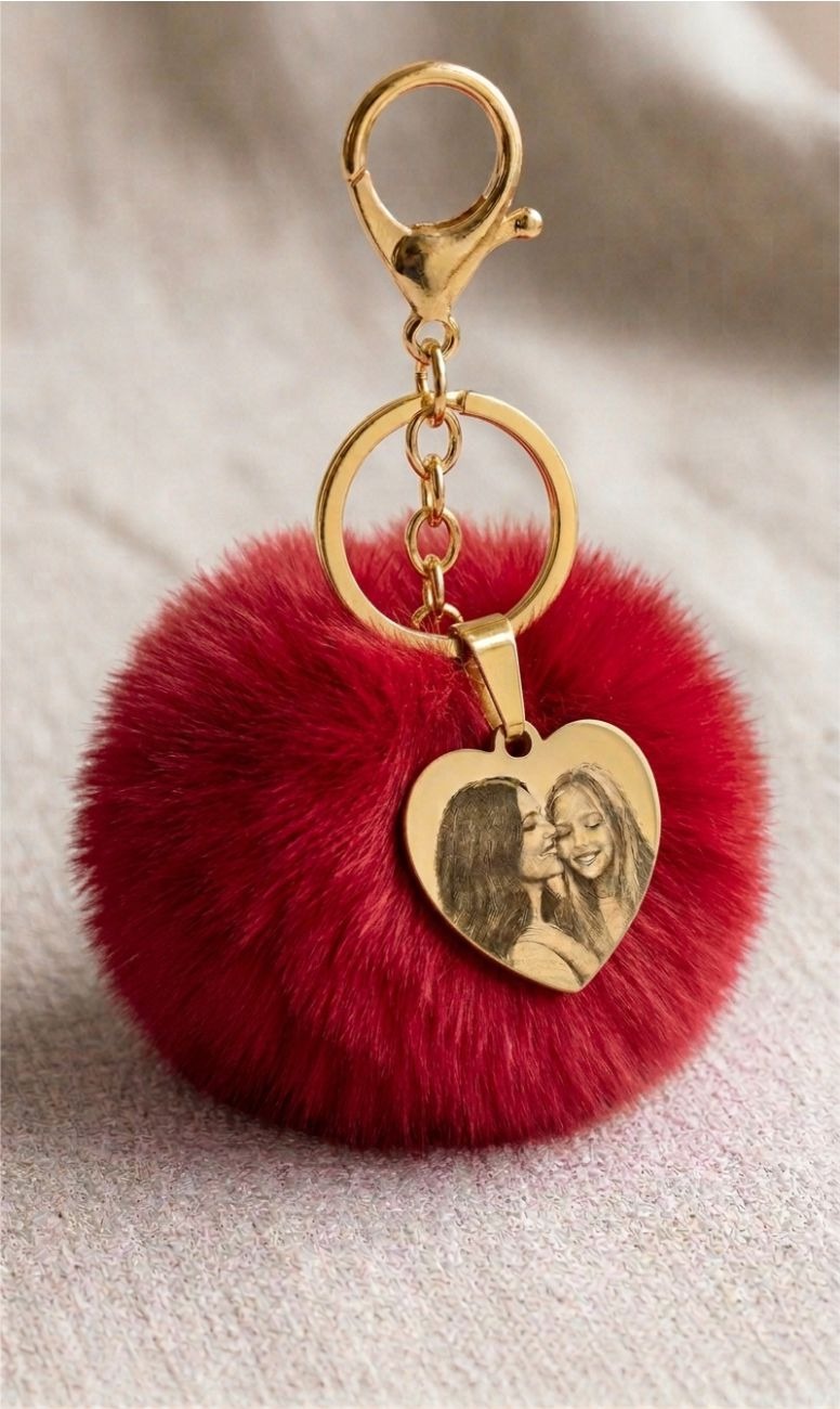 Chaveiro Pompom com pingente de Coração Personalizado Ref. SCP-0002